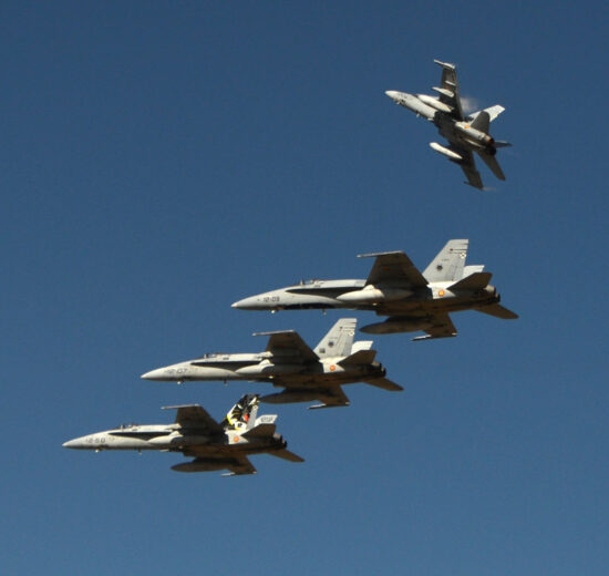 F/A-18 del Ala 12 del Ejército del Aire regresando a su base tras el desfile del 12 de octubre.