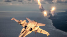 F/A-18 del Ejército del Aire y del Espacio español lanzando bengalas de autoprotección contra misiles de guiado térmico.