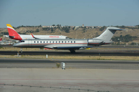 Este Global 7500 de Vistajet llegó de Salerno y se fue a Oxford, pero otra unidad idéntica llegó de Singapur.