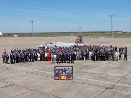 El F-5, al que sustituirá el Saeta II entró en servicio en 1970 y acaban de cumplir 300.000 horas de vuelo.