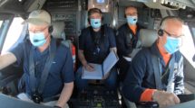 Pilotos e ingenieros de pruebas de Boeing y la FAA en uno de los vuelos con el B-737MAX.