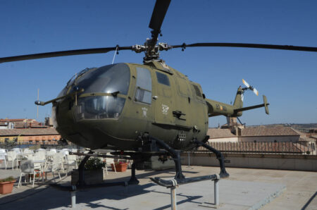 Bo-105 armado de FAMET conservado en el museo del Ejército. Retirados en 2017, los H145M cumplirán sus misiones.