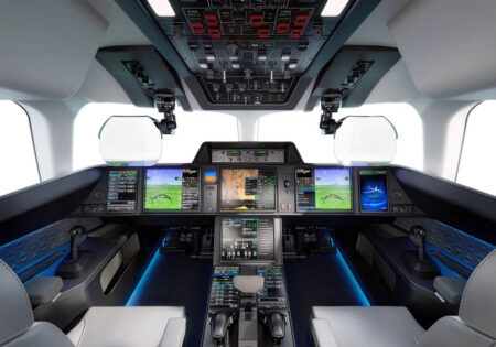 Cockpit del Dassault Flacon 10X.