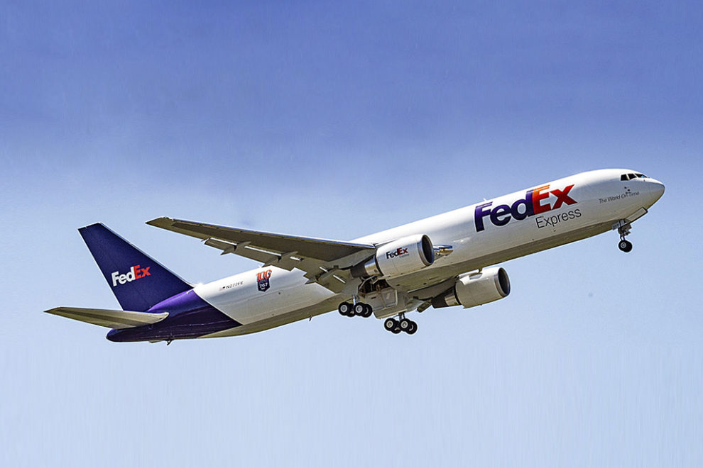 Entre las entregas del mes de mayo de Boeing está el B-767F número 100 de Fedex, el cual luce un emblema acreditativo en su fuselaje.q