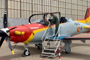 Felipe VI a bordo de un Pilatus PC-21.