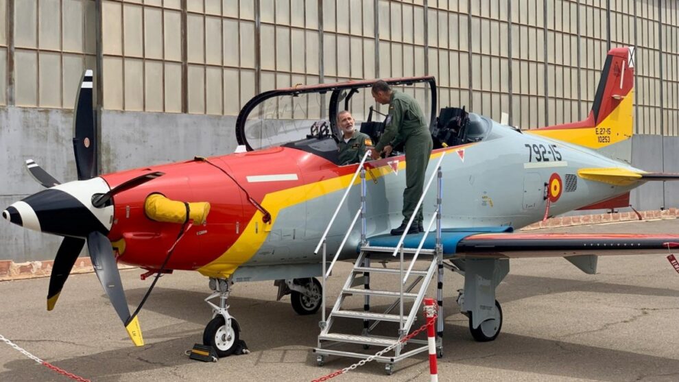 Felipe VI a bordo de un Pilatus PC-21.