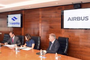 Firma del acuerdo entre Airbus y Navantia.