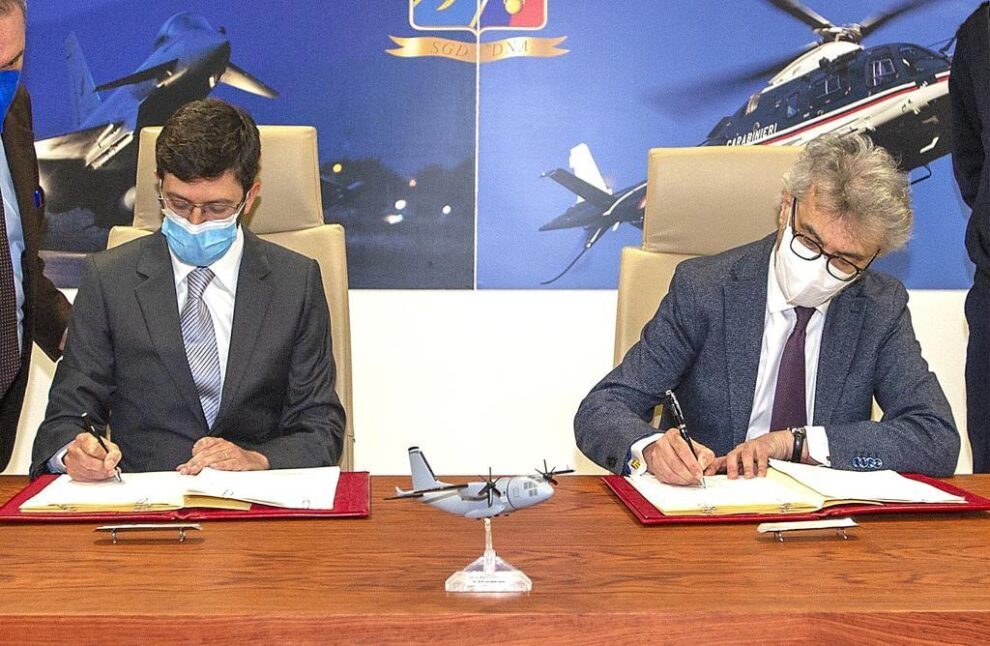 Firma del contrato de compra del Leonardo C-27J para la Fuerza Aérea de Eslovenia.