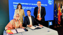 Acto de firma del contrato con Open Cosmos para la Constelación Atlantica.