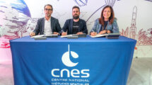 Fima en el Salón de París del acuerdo entre PLD Space y CNES.