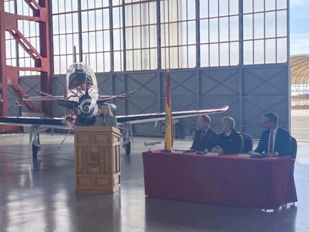 Firma en la base aérea de San Javier del contrato de 16 Pilatus PC-21 más paras el Ejército del Aire.