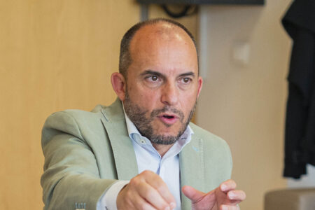 Jorge Martínez Gray.
