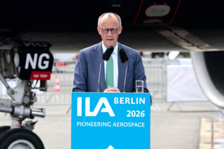 El canciller alemán Friedrich Merz durante su intervención en la inauguración del salón ILA 2026.