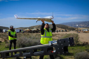 El ejercicio contó con la presencia de numerosas empresas españolas que llevaron sus dornes y sistemas anti drones.