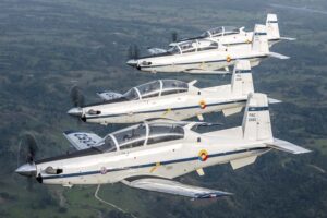 Los cuatro primeros T-6 colombianos poco antes de la entrega del quinto.