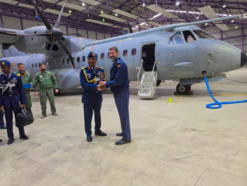 Fotografía de la Fuerza Aérea de Nigeria de la visita al Ala 35 del Ejército del Aire como parte de su interés por comprar el C295.