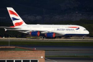 Uno de los Airbus A380 aparcados en Madrid Barajas.