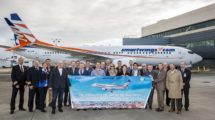 Entrega del primer Boeing 737 MAX de GECAS, alquilado a Travel Servicie y oprado por su filial Smart Wings.