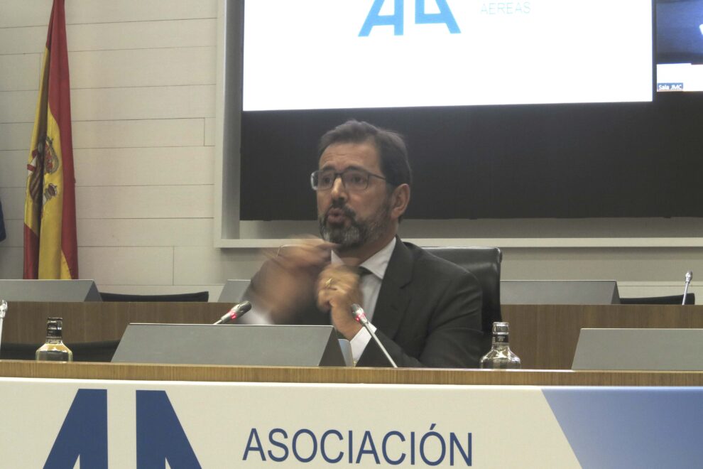 Javier Gándara, presidente de ALA durante su presentación.