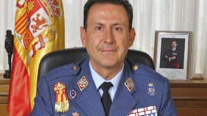 El general Miguel Ivorra durante su época como director de la AGA.