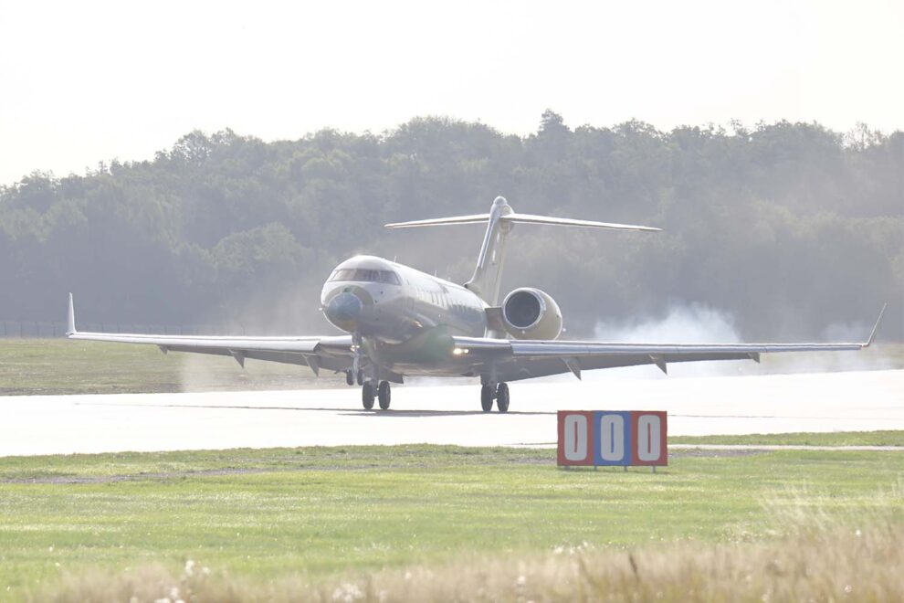 Aterrizaje en Linkoping el 24 de agosto del quinto Bombardier Global 6000 para ser convertido en Globaleye.