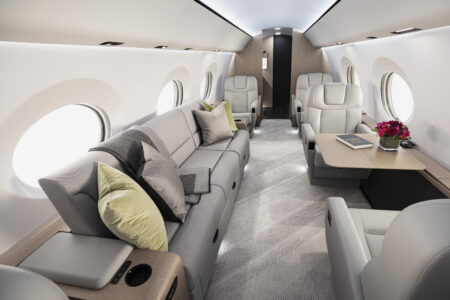 Cabina de pasaje del Gulfstream G400.