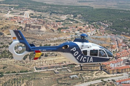 Segundo de los tres nuevos Airbus Helicopters EC135/H135 recibidos por la Policía Nacional desde diciembre de 2014.