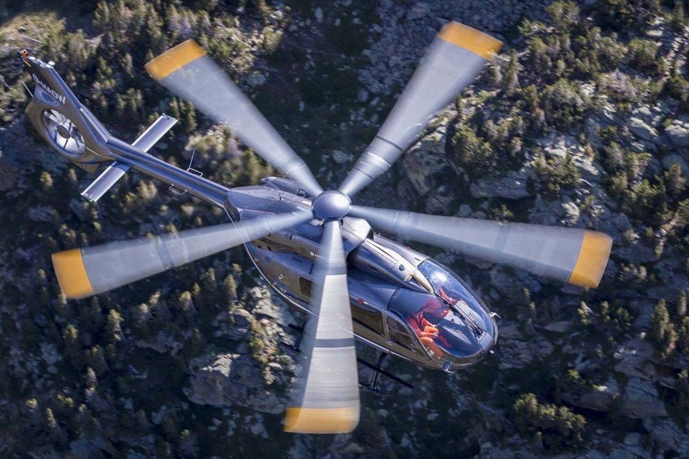 Airbus Helicopters ha realizado ya casi la mitad de los ensayos en vuelo precisos para la certificación del nuevo rotor del H145. Una parte de estos se han efectuado en España.