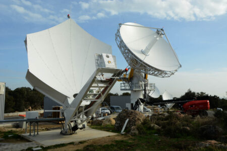 Antenas de control de los satélites en las instalación de Hisdesat en Hoyo de Manzanares. 