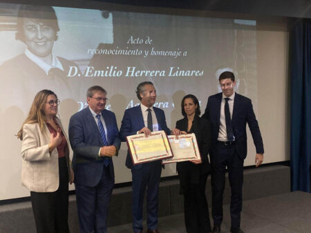 Acto de homenaje a Herrera y su mujer.