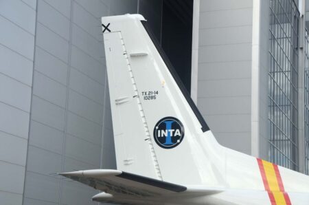 El Airbus C295 del INTA ya luce en la cola su indicativo militar.