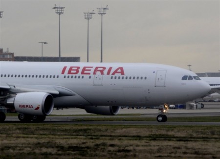 El que será décimo A330-200 de Iberia rodando en Toulouse tras un vuelo de prueba.