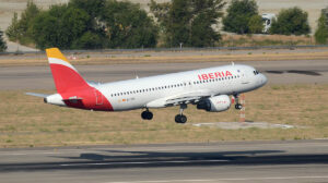 Airbus A320 de Iberia con los que volará a Salerno y cubre los vuelos entre Madrid y Menorca.