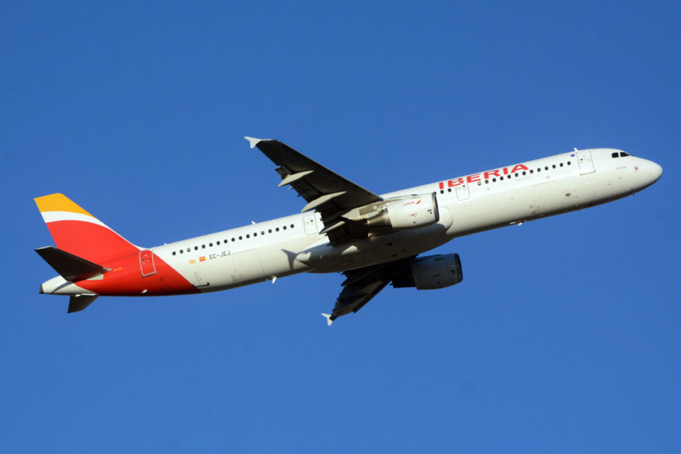 Los pilotos de Iberia e Iberia Express compartirán un solo escalafón, e Iberia comenzará a cambiar sus A321ceo por A321neo.