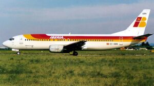 Entre 1988 y 2001 Iberia voló el B-737. Ahora podría incorporar la versión MAX desde 2023.