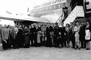 Pasajeros del primer vuelo de Iberia entre Madrid y Buenos Aires entre el 23 y el 25 de septiembre de 1946.