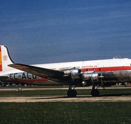 Iberia Douglas DC-4, el rpimer avión de largo radio de Iberia.