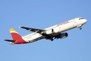 Iberia pide mas tiempo a la Comisión Europea para presentar la documentación para la compra de Air Europa.