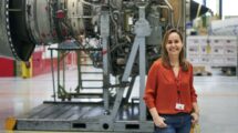 Eylo González, directora del taller de motores de Iberia Mantenimiento