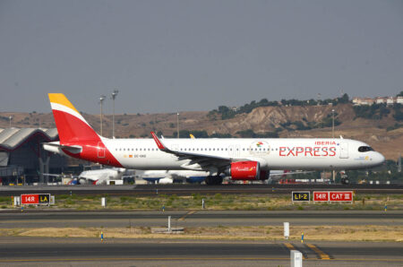 IAG sigue pensando el futuro de Iberia Express. Esta, de momento, ha parado tres de sus A321 para la temporada de invierno.