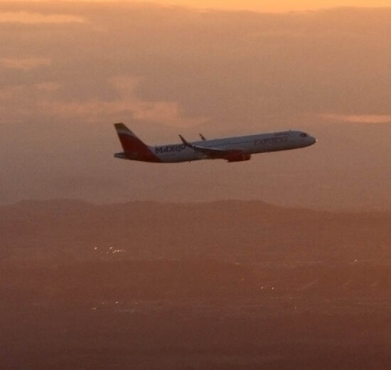 Airbus A321 de Iberia Express en aproximación a Madrid-Barajas.
