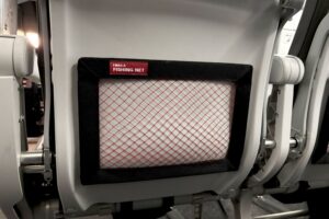 Los bolsillos para efectos personales en los nuevos asientos sostenibles de Recaro señalan su origen.