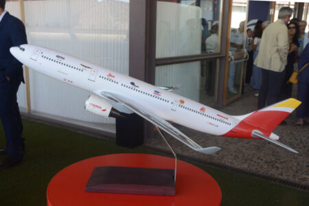 La segunda decoración especial con los logotiopos históricos de Iberia.