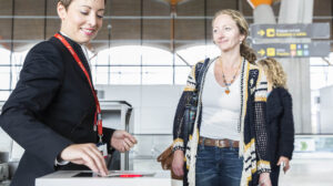 Preacuerdo entre sindicatos e Iberia para el convenio colectivo del personal de tierra.