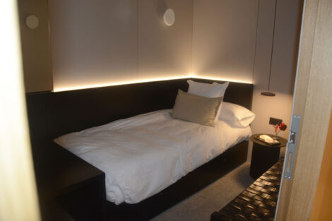 Habitacione con cama.