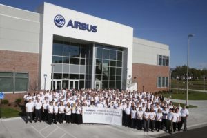 Inauguración en 2017 del centro de ingeniería e innovación de Airbus en Wichita (Kansas, EE.UU.).