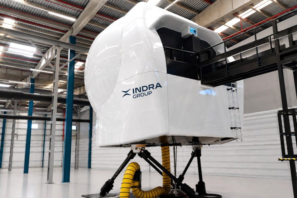 Simulador de vuelo de Indra.