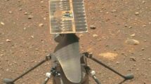 Foto del Ingenuity tomada por el rover Perseverance tras depositarlo sobre el terreno marciano.