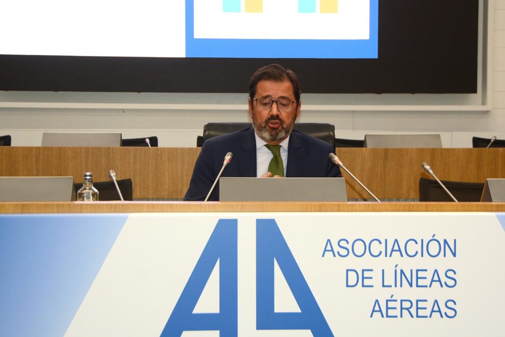 Javier Gándara drante la presentación de las previsiones de ALA para el invierno 2024/2025.