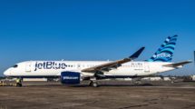 El primero de 70 Airbus A220 para JetBlue comenzará sus servicios comerciales a principios de 2021-